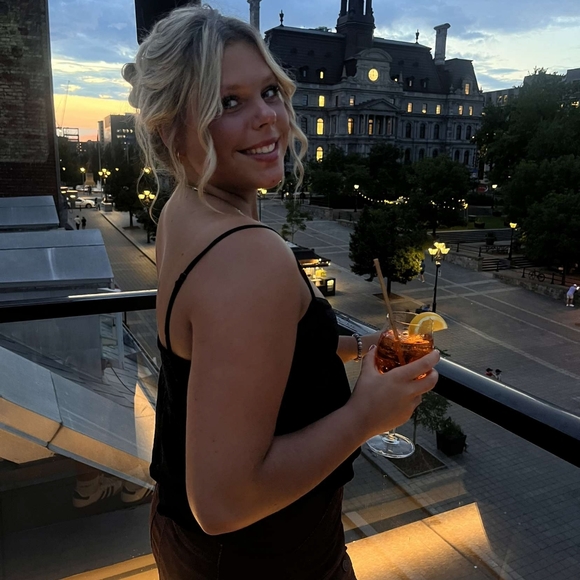 Meet your Posher, Madeleine - Picture 6 of 6